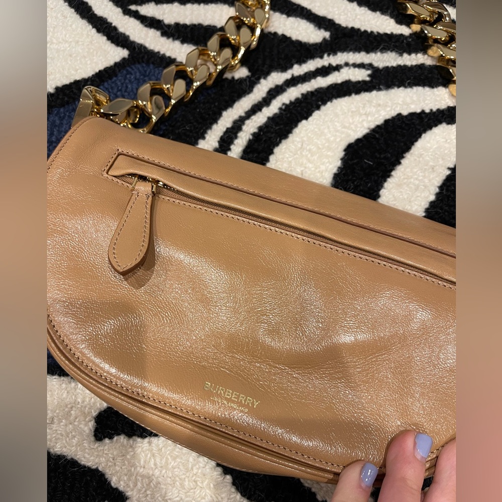 Burberry small Olympia leather shoulder bag with chain shoulder strap - Picture 8 of 10